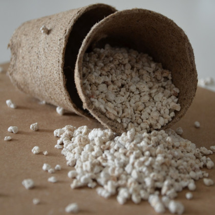 Perlit - pomocník pri výseve semien - balenie pre 3 - 5 semien - 0,05 l